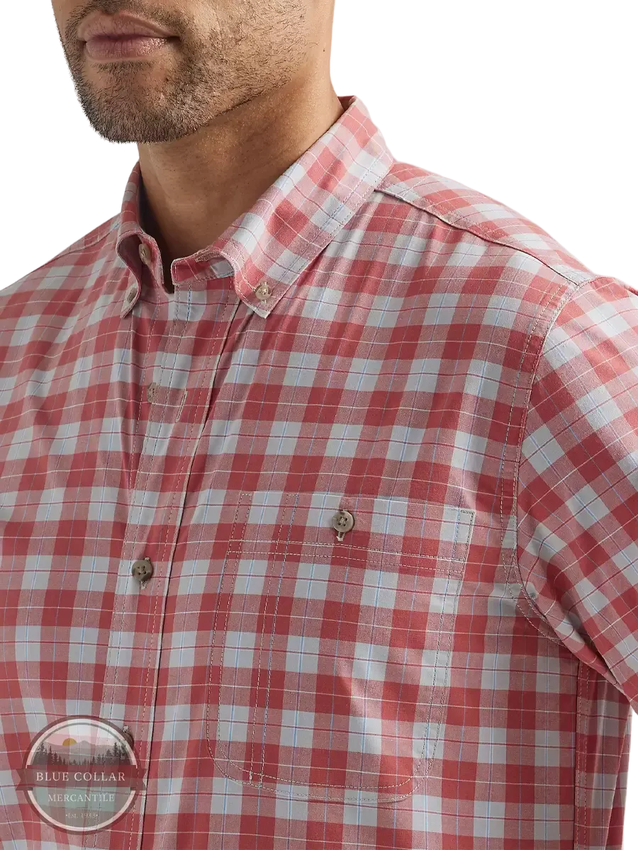 Wrangler Men's Rugged Wear Wrinkle Resist Plaid Pale Red Shirt